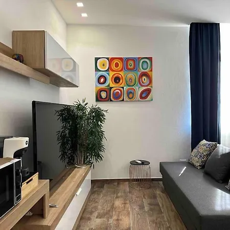 Nest * Syracuse